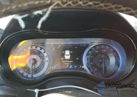 2016 Chrysler 300 S z USA, uszkodzony, nr VIN 2C3CCABG0GH310941